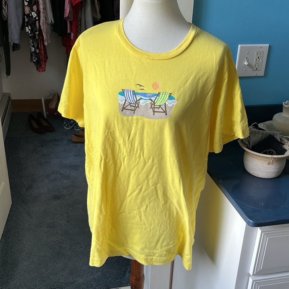 Fresh Produce yellow T shirt tee shirt beach chairs medium - Picture 2 of 4